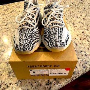 Yeezy 350 Zebra